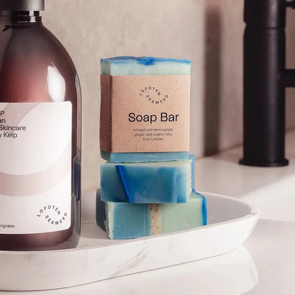 2_Seaweed-Hand-Soap-and-bar-soaps_Lifestyle-Photographer_Federica-Poiana_fede_from_upnorth.webp