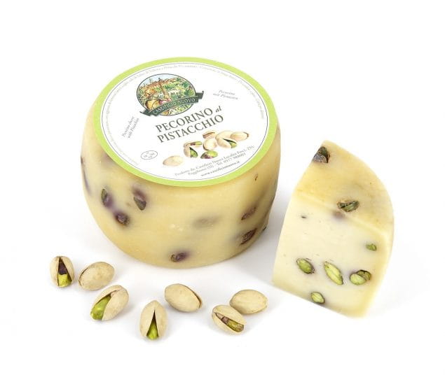 pecorino z pistacjami.jpg