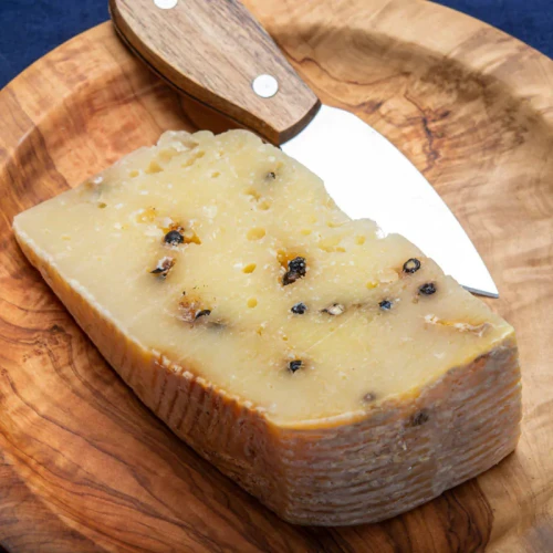 pecorino_stagionato_pepe_nero.webp
